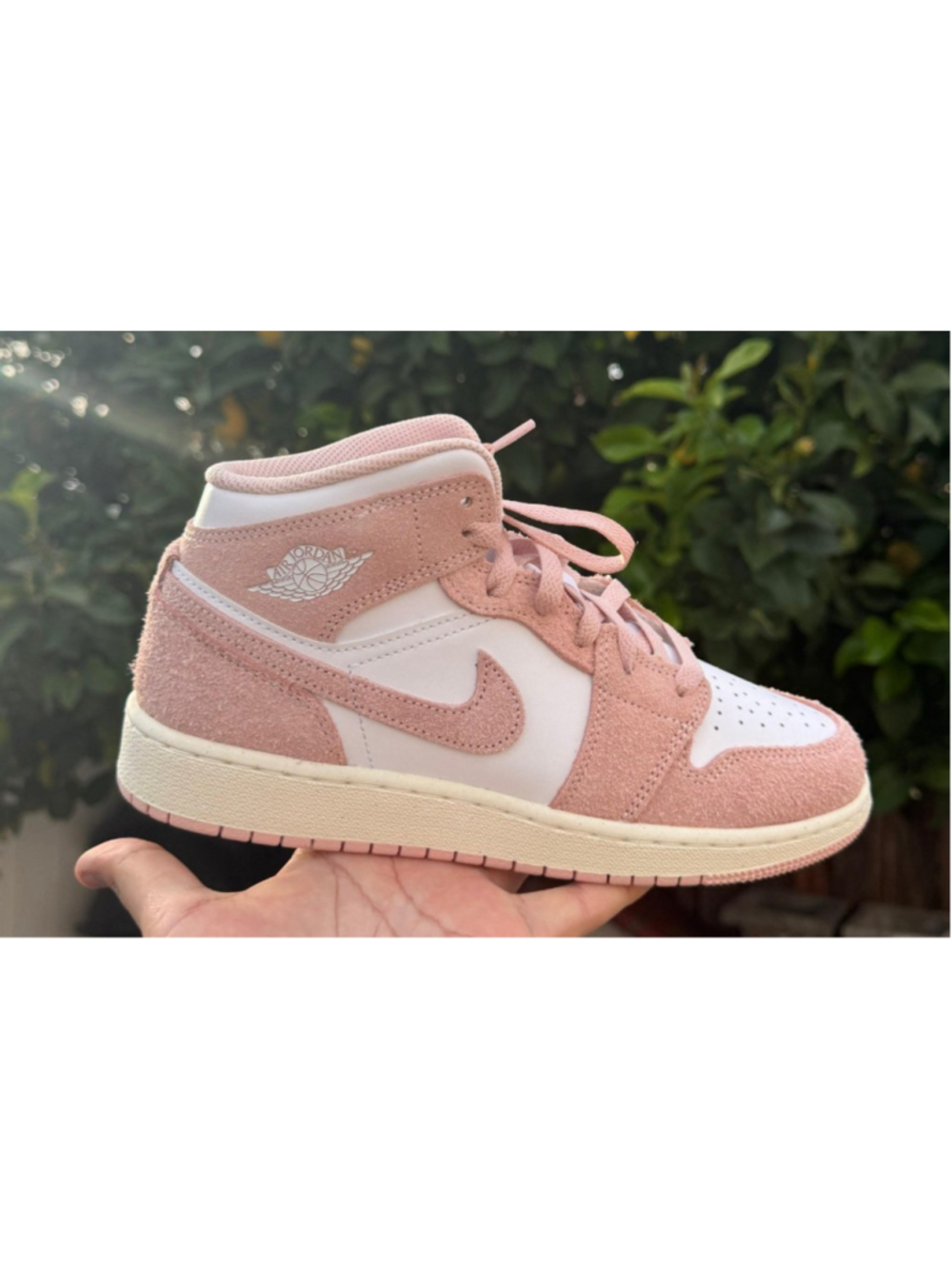 Nike Air Jordan 1 Mid SE (GS) "Salmon Pink" - Grade School Size 6.5Y 850000-070